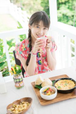 从校服衣袖看到大馒头